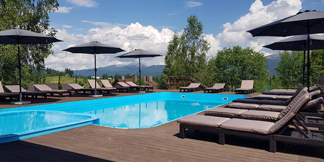 ТОП найцікавіших готелів з басейном у Карпатах