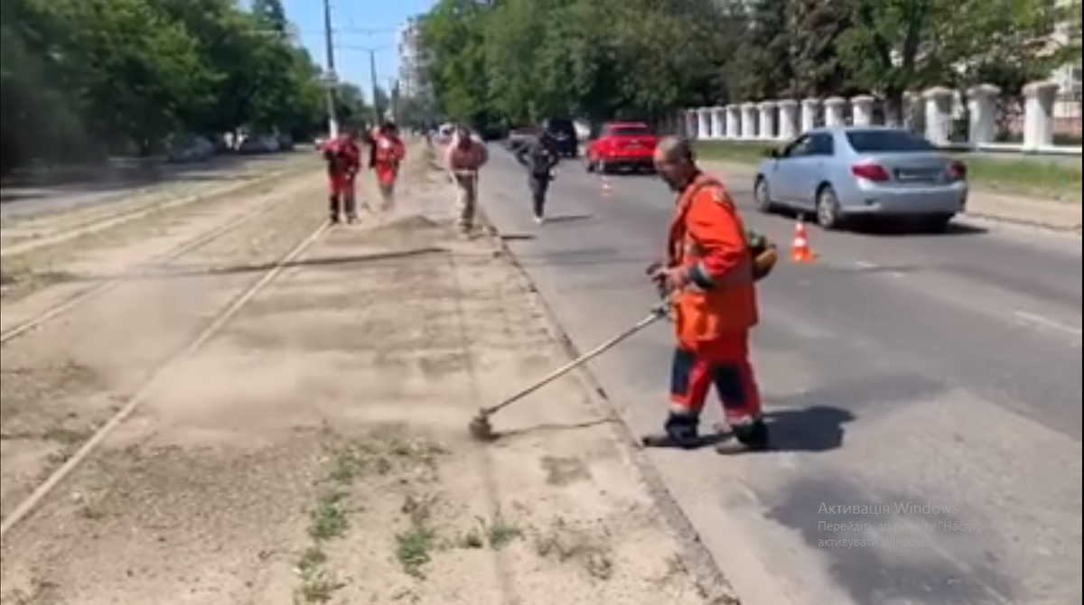 В Одесі працівників комунальних служб помітили за дивним заняттям: кумедне відео