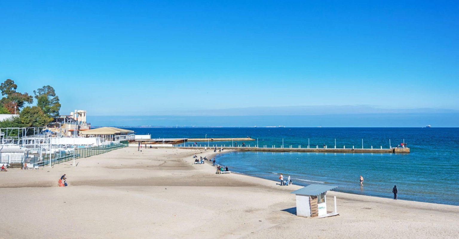 Відпустка під загрозою: українцям радять утриматися від купання в Чорному морі