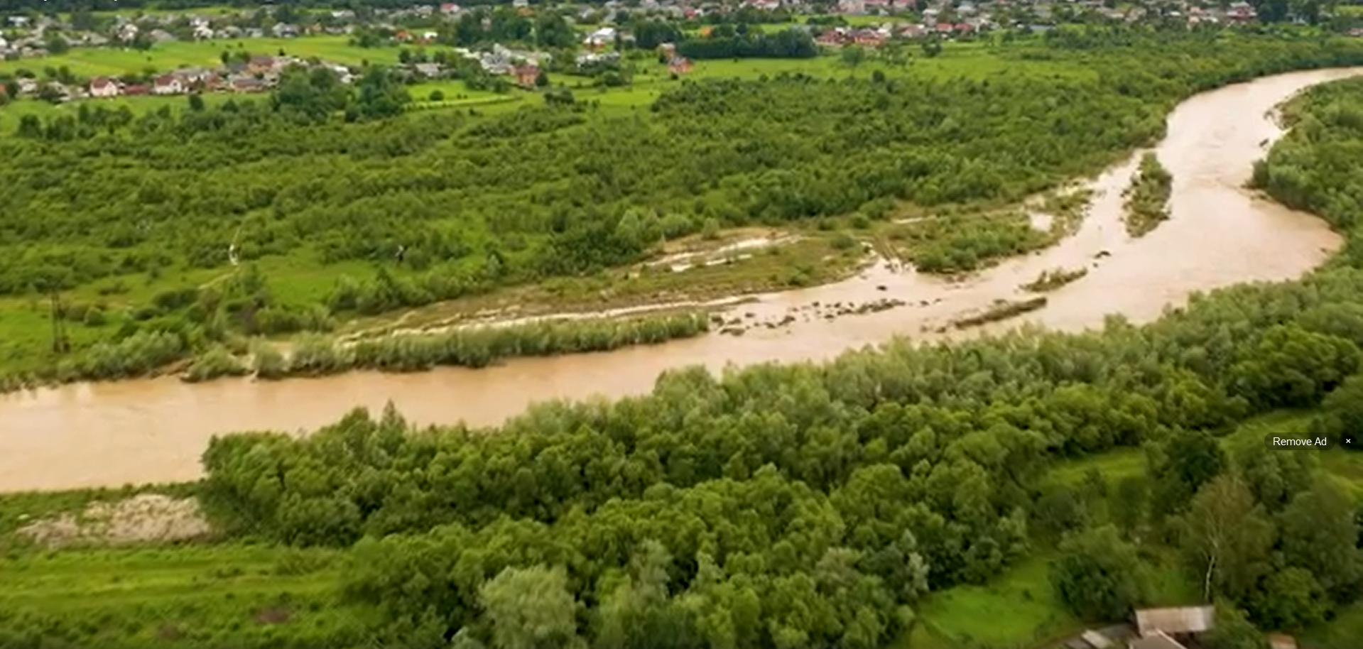 Рясні опади призвели до руйнування дамби у Богородчанах: відео