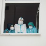 У Франківську під стінами лікарні для медиків влаштували концерт: фоторепортаж