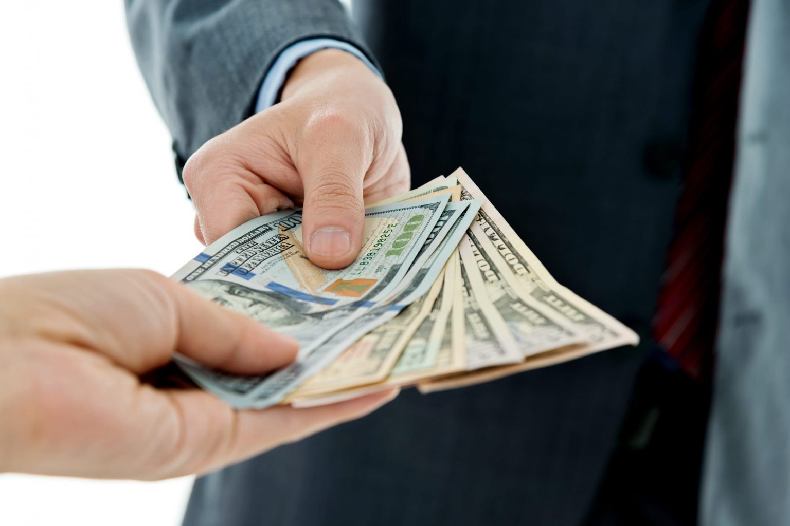 посадовець