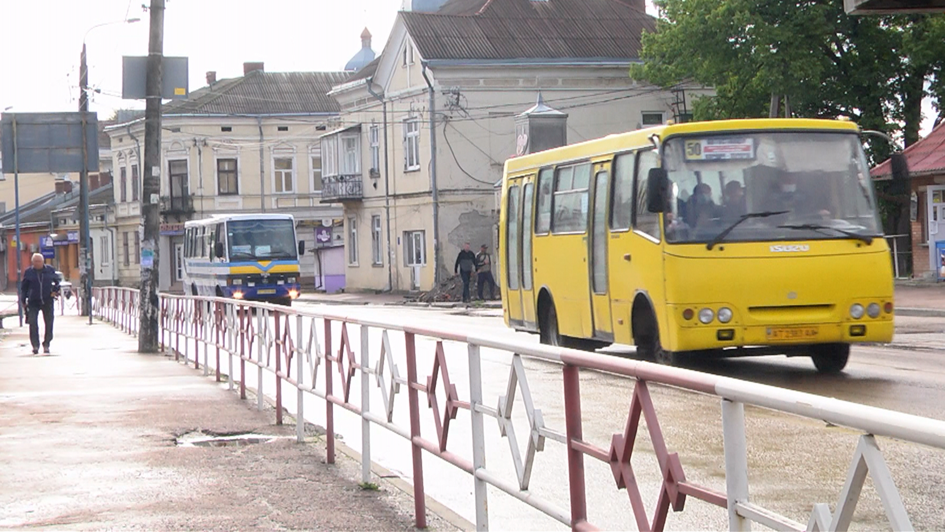 Як на Прикарпатті перевізники та водії працюють під час карантину: відео