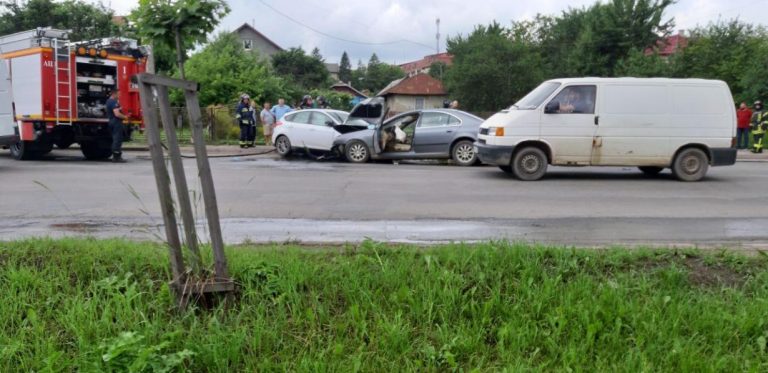 У Івано-Франківську трапилося ДТП за участю двох легковиків