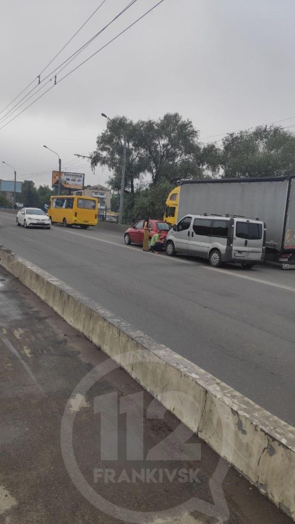 Через ДТП на Галицькій один з тролейбусів змінив маршрут