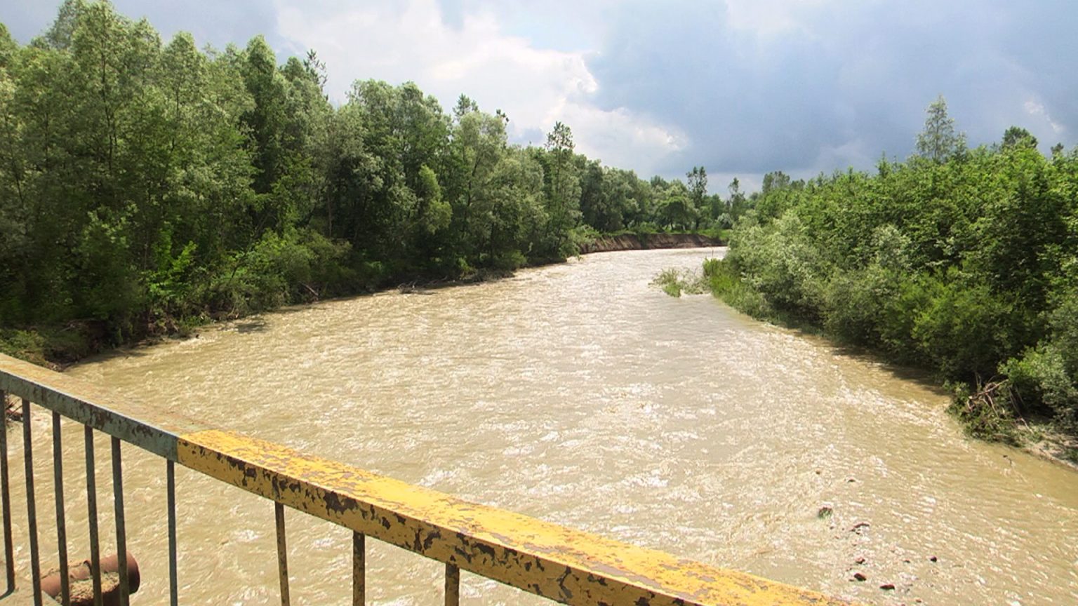 Село на Коломийщині - під загрозою затоплення. Мешканців готують до надзвичайної ситуації: відео