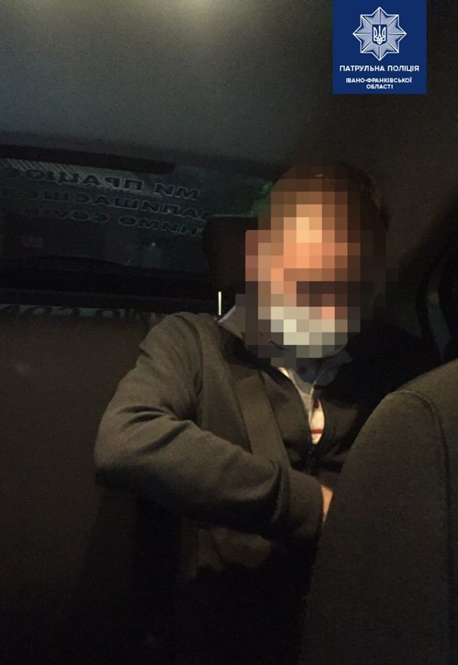 П'яний водій Lexus намагався відкупитись від франківських патрульних декількома сотнями доларів