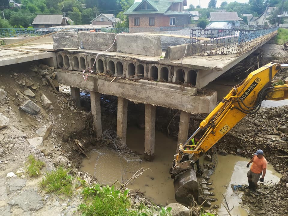 У Чорному Потоці частина села досі перебуває без світла і сполучення після повені