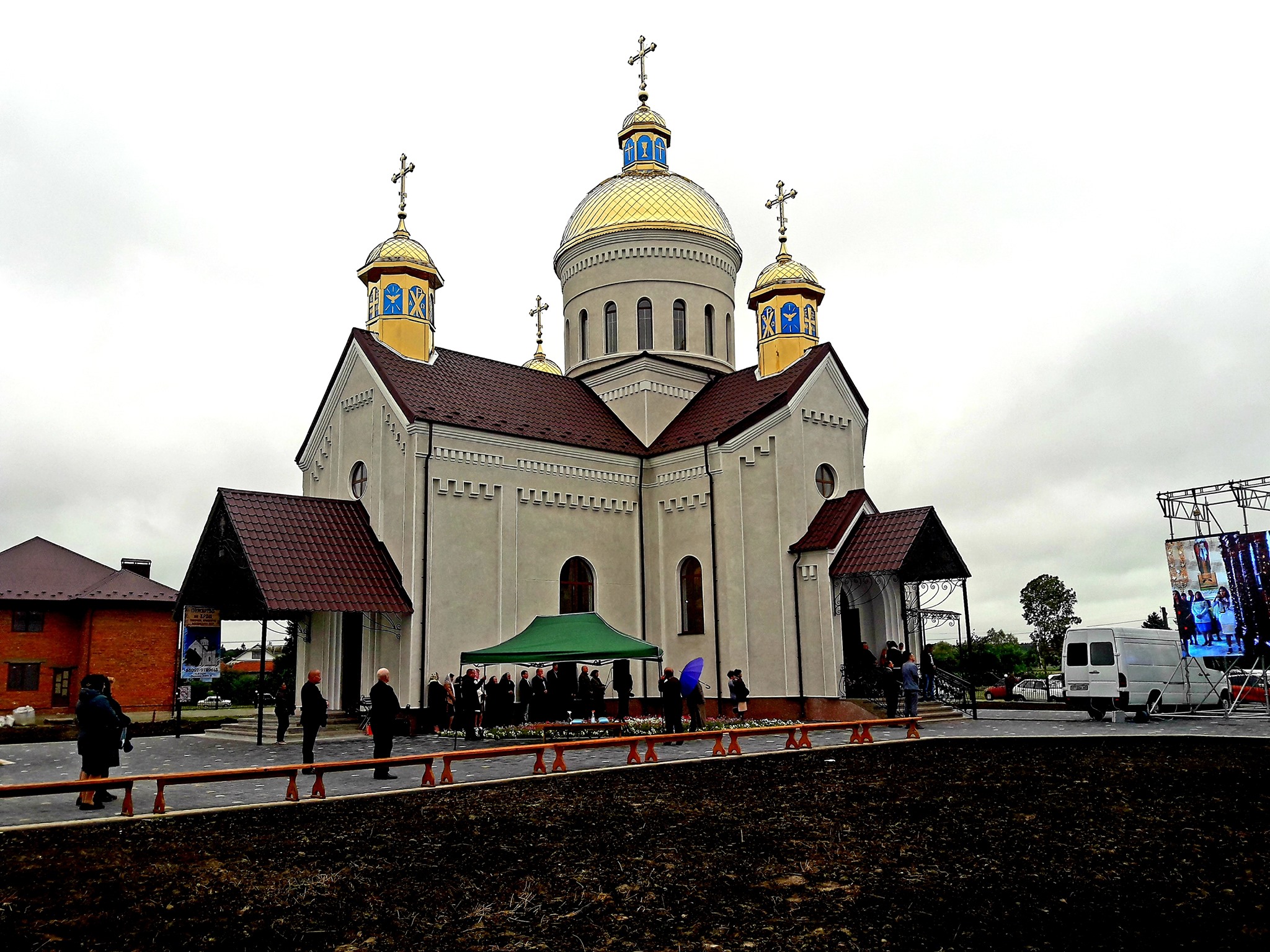 У Матеївецькій ОТГ освятили храм, будівництво якого тривало 8 років ФОТО