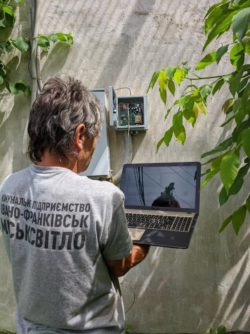 На Франківщині у селах встановлюють GSM-систему керування освітленням