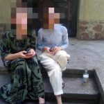 У Івано-Франківську двоє неповнолітніх розпивали алкоголь на території лікарні. ФОТО