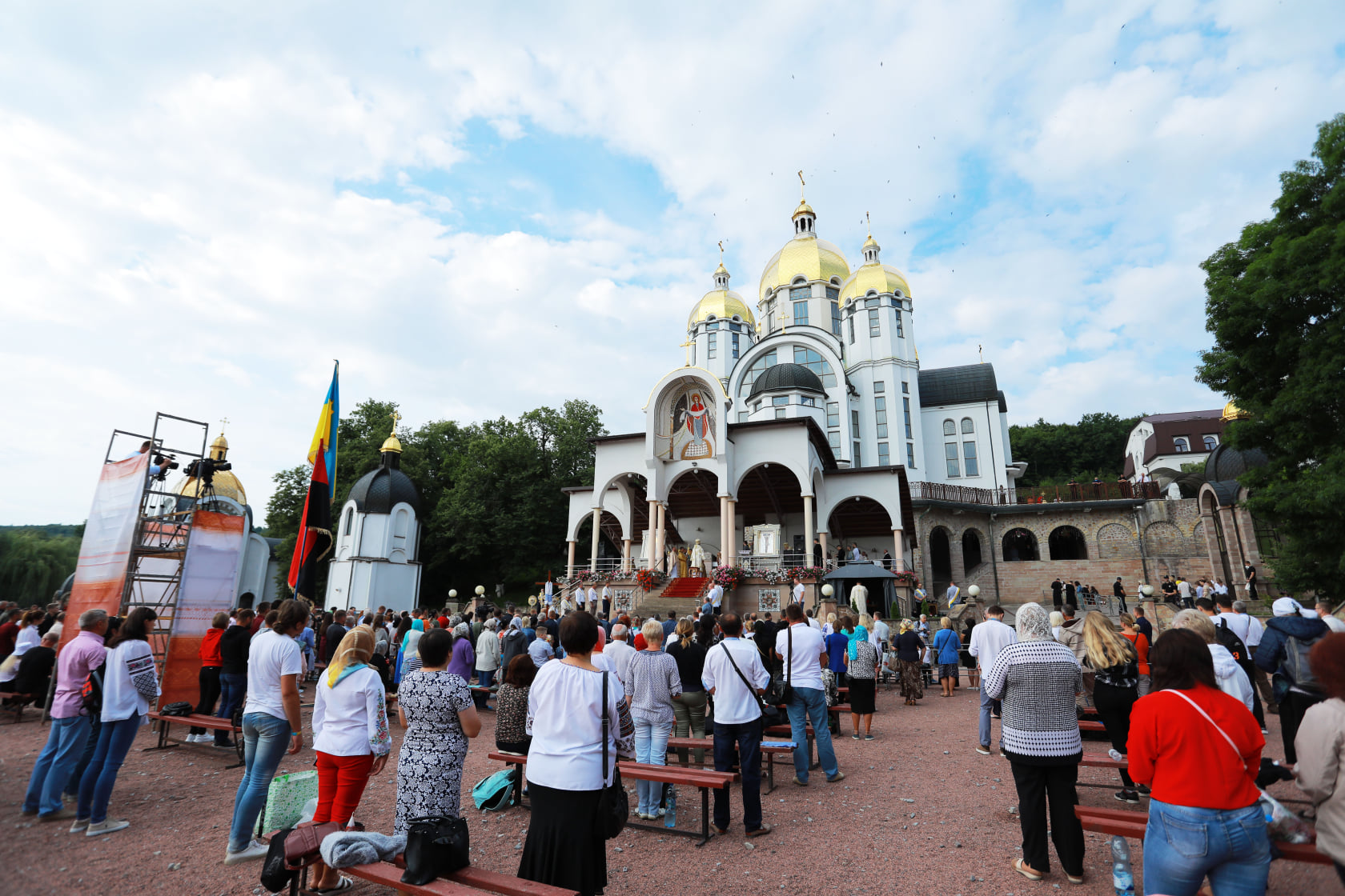 Нечисленна і в онлайн: якою була ювілейна всеукраїнська проща до Зарваниці ФОТО