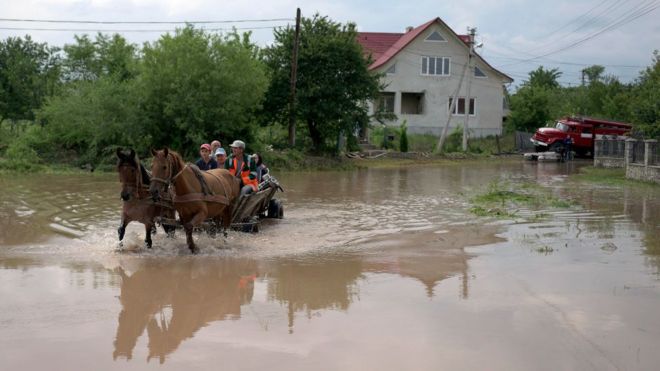 "Вийшли надвір, а попереду - ціле море". Дивовижна історія порятунку в Карпатах ФОТО, ВІДЕО