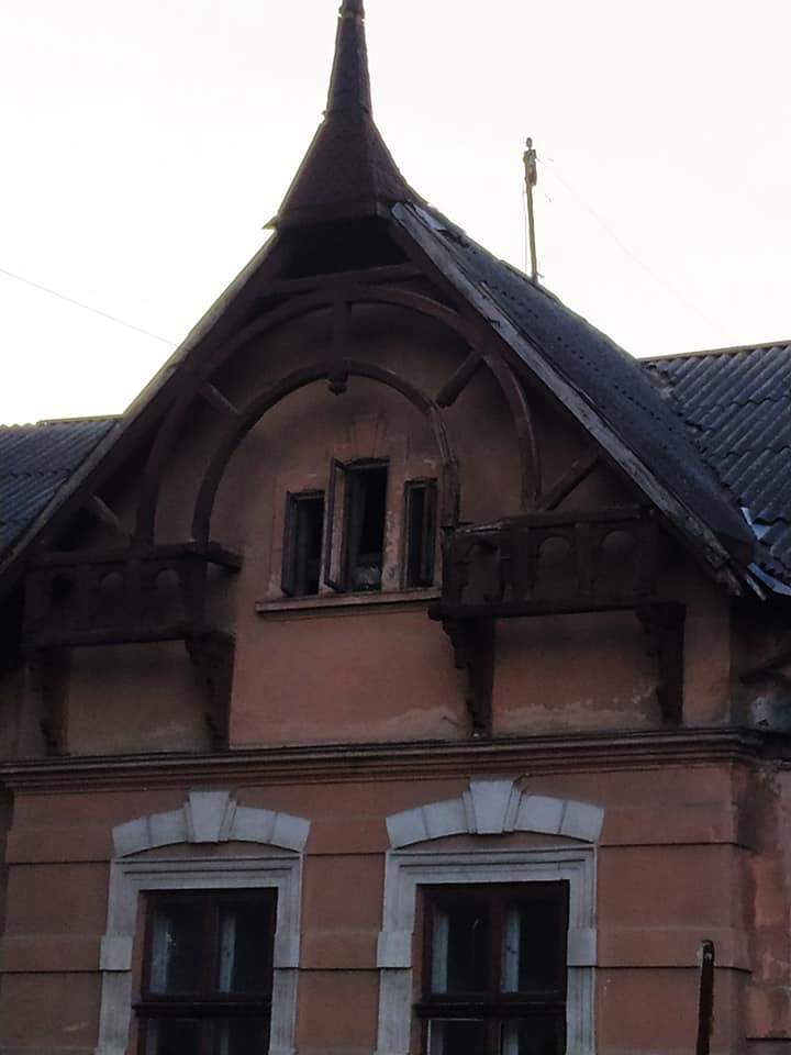 Аварійну кам'яницю на Тарнавського, яку почали частково розбирати, відреставрують ФОТО