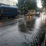 У Франківську сильна злива затопила центр міста: фото