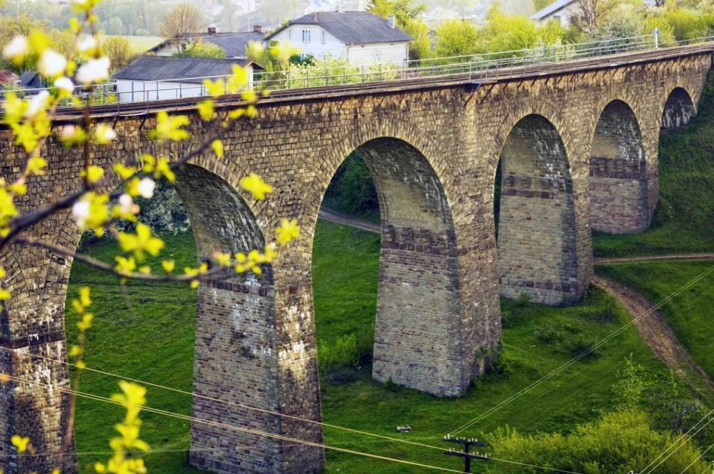 Сім унікальних мостів України, які варто відвідати кожному. ФОТО