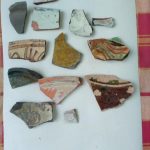 На Прикарпатті знайшли давні фрагменти кераміки, які передадуть до музею: фото