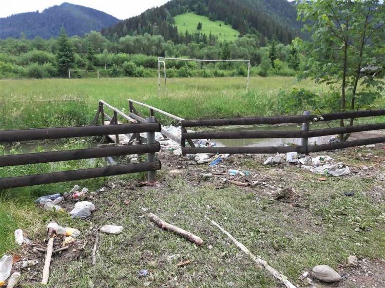 На Прикарпатті полігони потопають у смітті, повінь лише додала проблем. ФОТОФАКТ