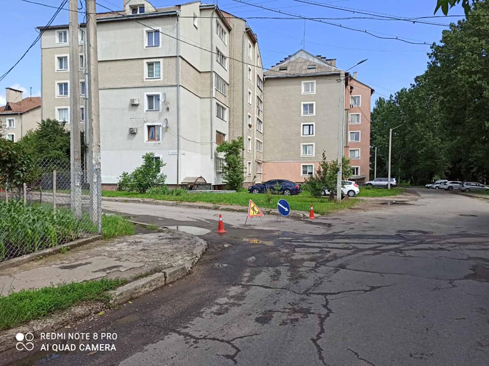У мікрорайоні Брати ремонтують ще одну вуличку