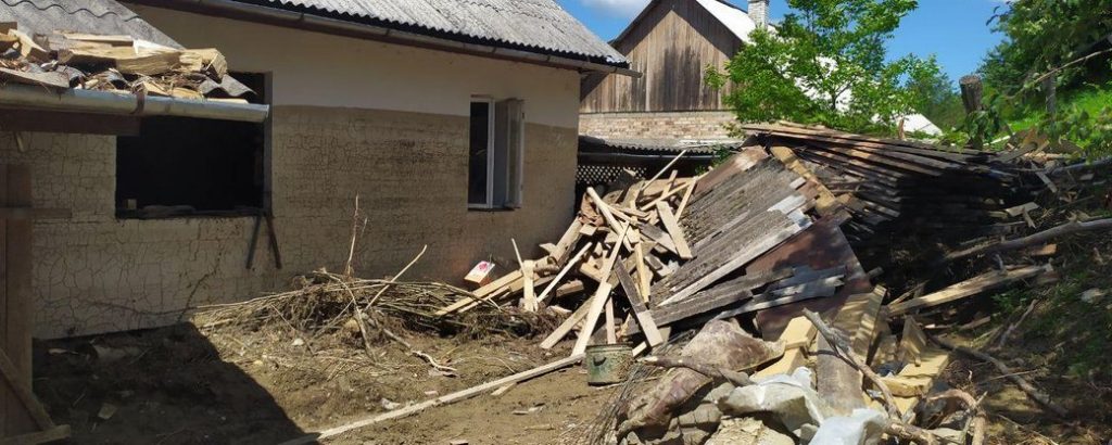 Стало відомо, скільки людських помешкань зруйнувала стихія на Прикарпатті