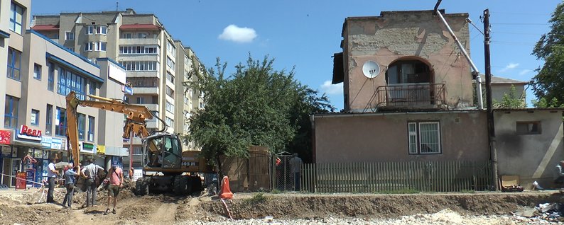 Франківськ таки викупив квартиру, через яку не могли об’єднати бульвари