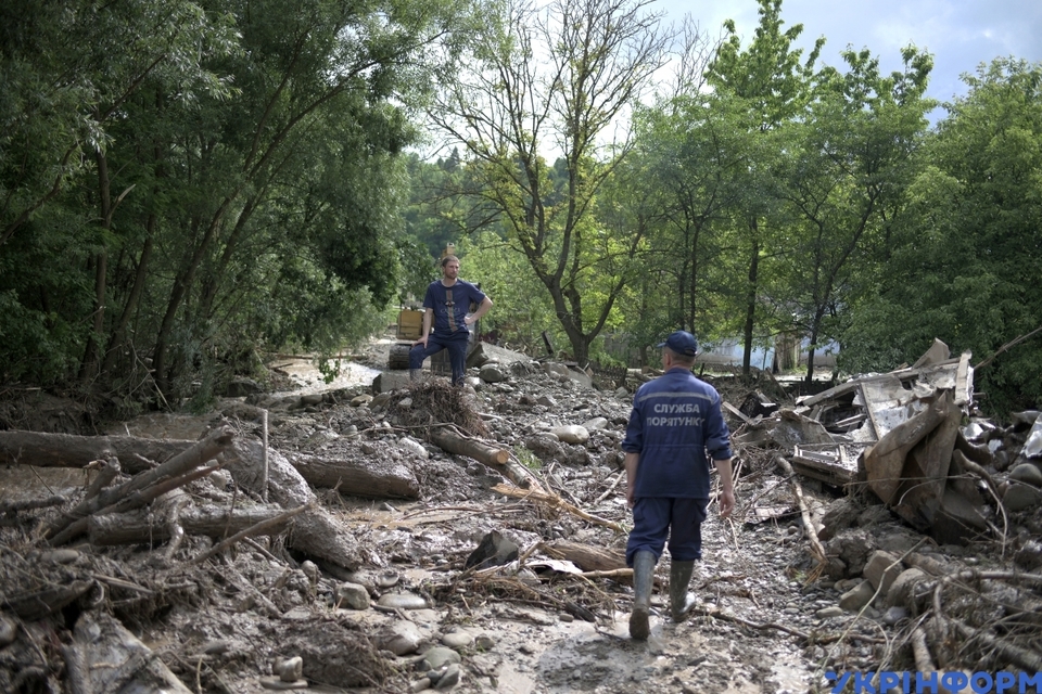 У Ланчинській ОТГ на Франківщині турецька фірма безкоштовно відремонтує пошкоджену стихією дорогу