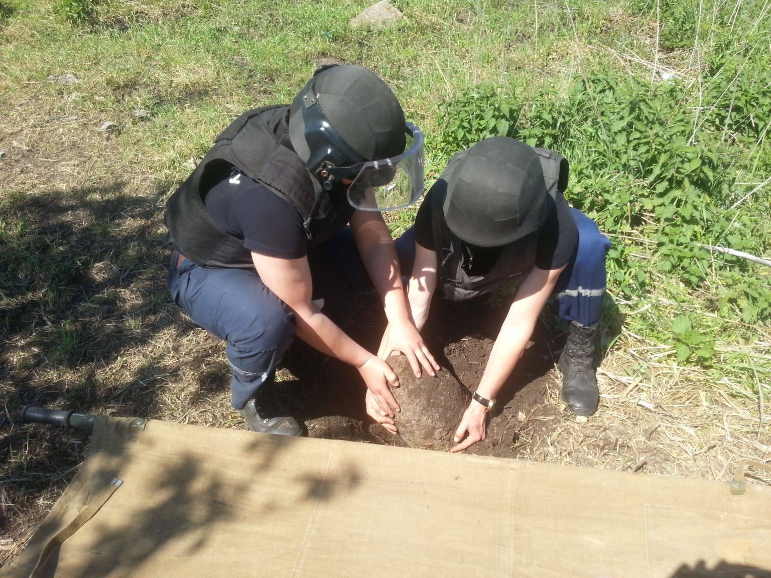 Небезпечні знахідки: на Франківщині продовжують виявляти застарілі боєприпаси