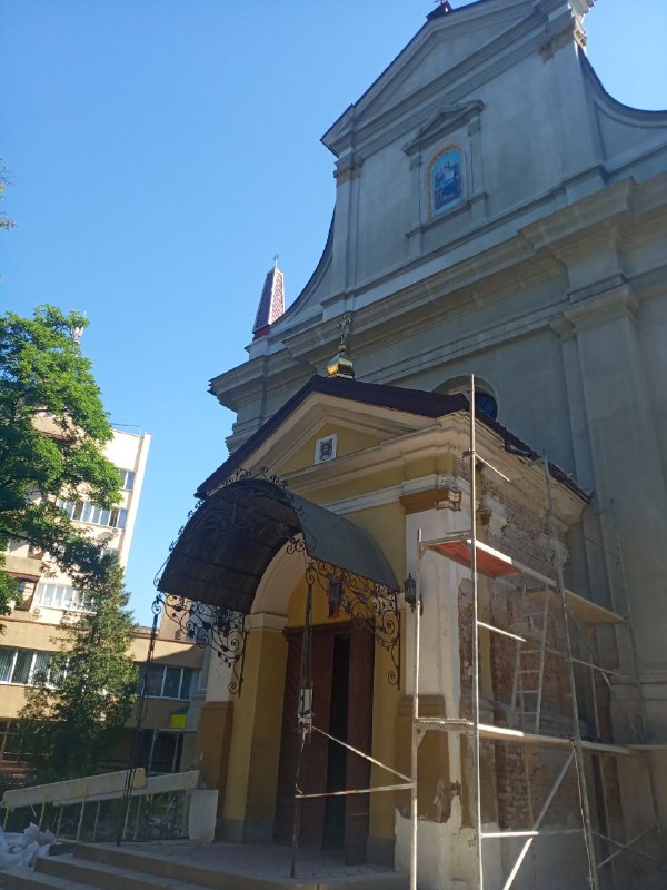 У Франківську реставрують Свято-Троїцький собор. ФОТО