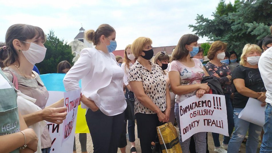 На Косівщини медики вийшли на протест, бо не отримали обіцяних доплат ФОТО