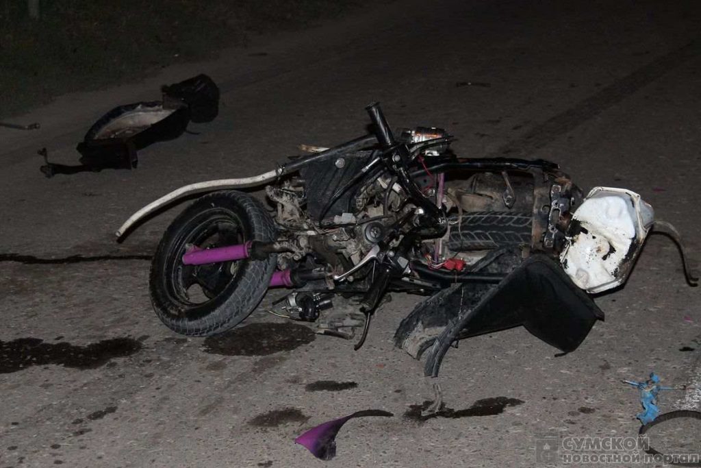 На Прикарпатті скутер врізався в легкових - керманич двоколісника опинився в лікарні