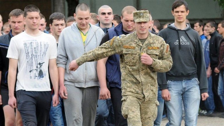 На Прикарпатті триває призов на строкову службу до лав ЗСУ