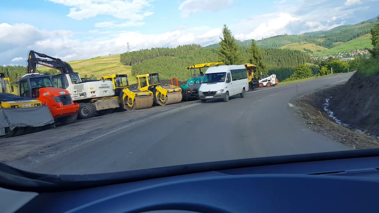 В Карпатах триває ремонт дороги між Ворохтою та Кривопільським перевалом