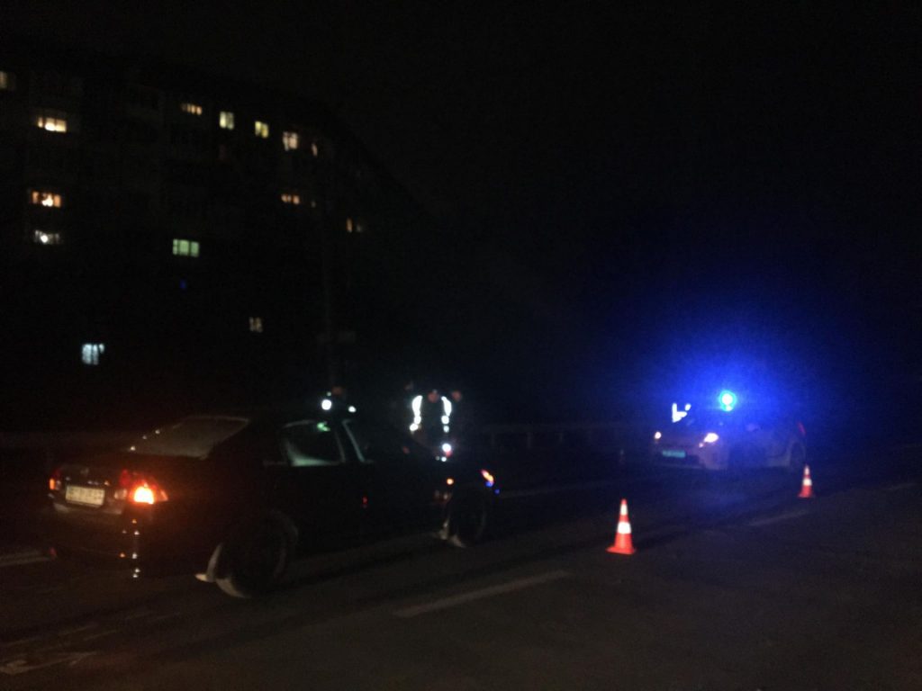 Курйозна ДТП на Прикарпатті - легковик розчавив пішохода, який посеред ночі лежав на дорозі