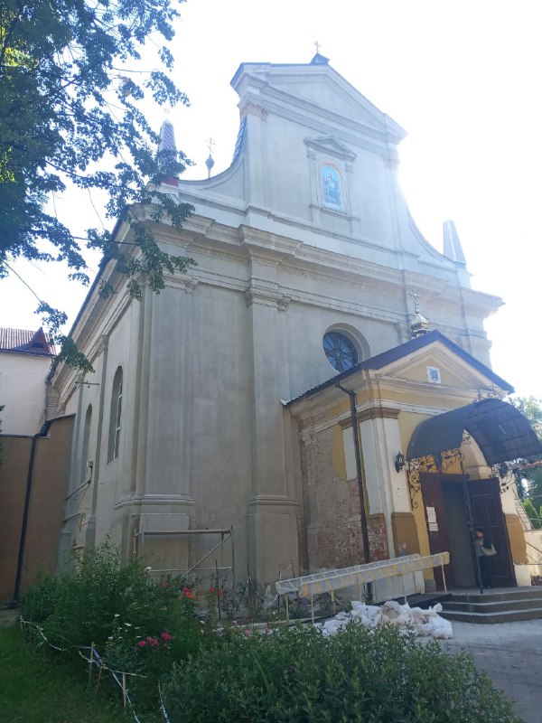 У Франківську реставрують Свято-Троїцький собор. ФОТО