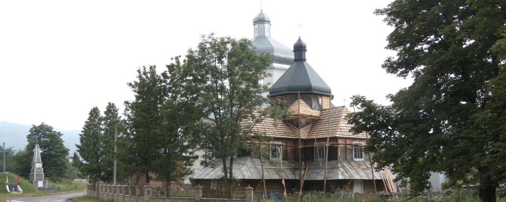 У прикарпатському селі ремонтують давній храм без відповідної документації ФОТО та ВІДЕО