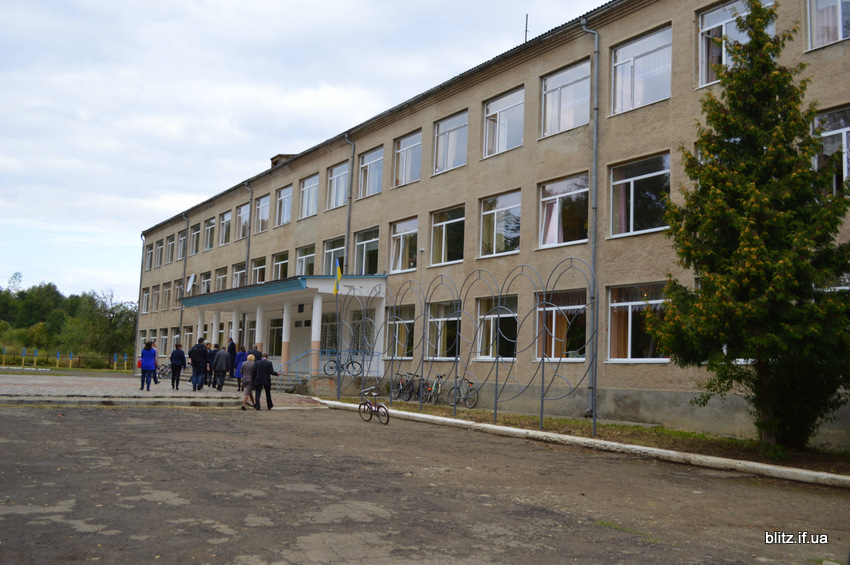 Освітяни Старобогородчанської ОТГ протестують проти створення опорної школи ВІДЕО