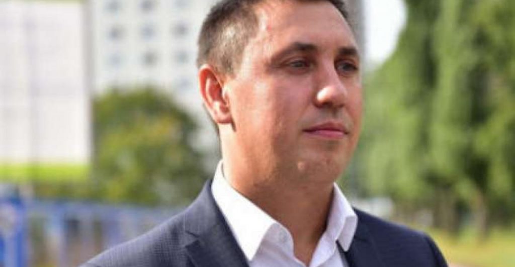 Зробив їх разом? Депутата від «Слуги народу» звинувачують у нападі на жінку. Відео