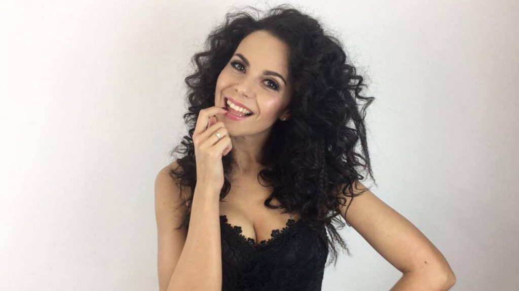 Весілля у Вегасі: Каменських показала, як уперше виходила заміж. Фото