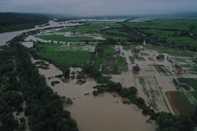 На Прикарпатті паводком пошкоджено понад сотню водозахисних об’єктів