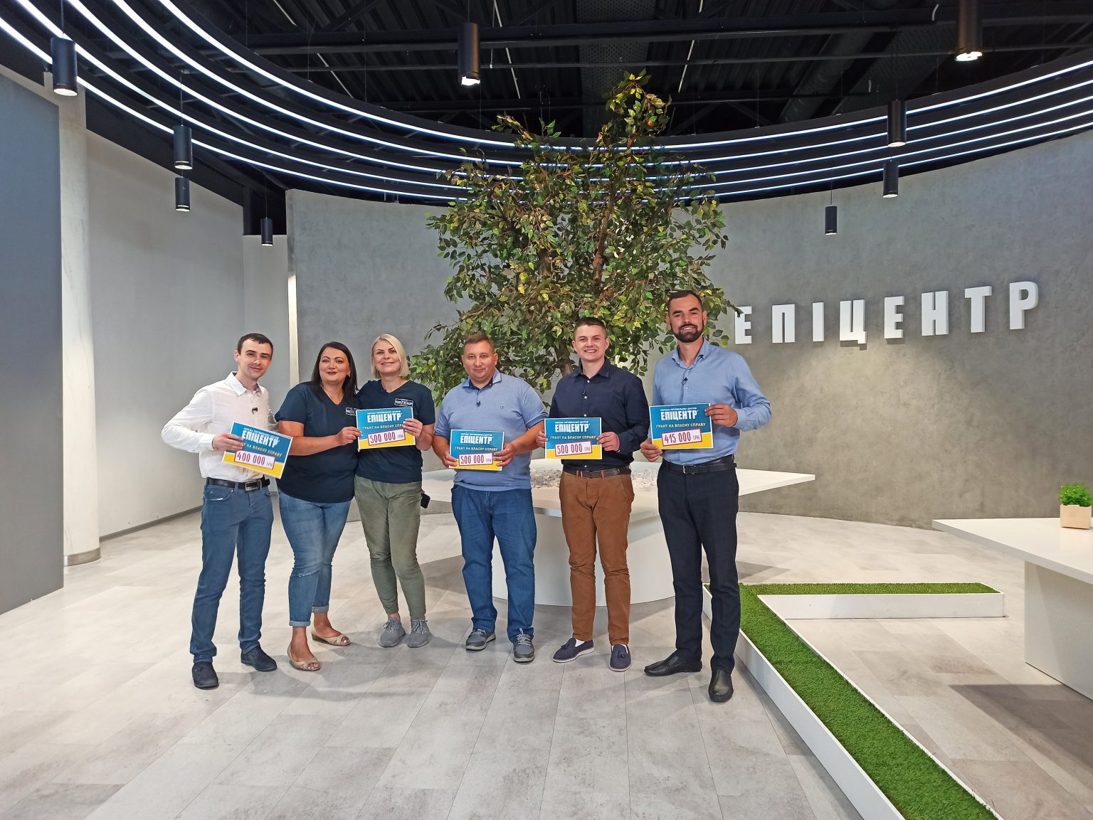 Підприємець з Івано-Франківщини отримав грант на розвиток бізнесу від компанії «Епіцентр»