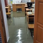 Через сильні опади у Франківську затопило будівлю фінуправління ФОТОФАКТ