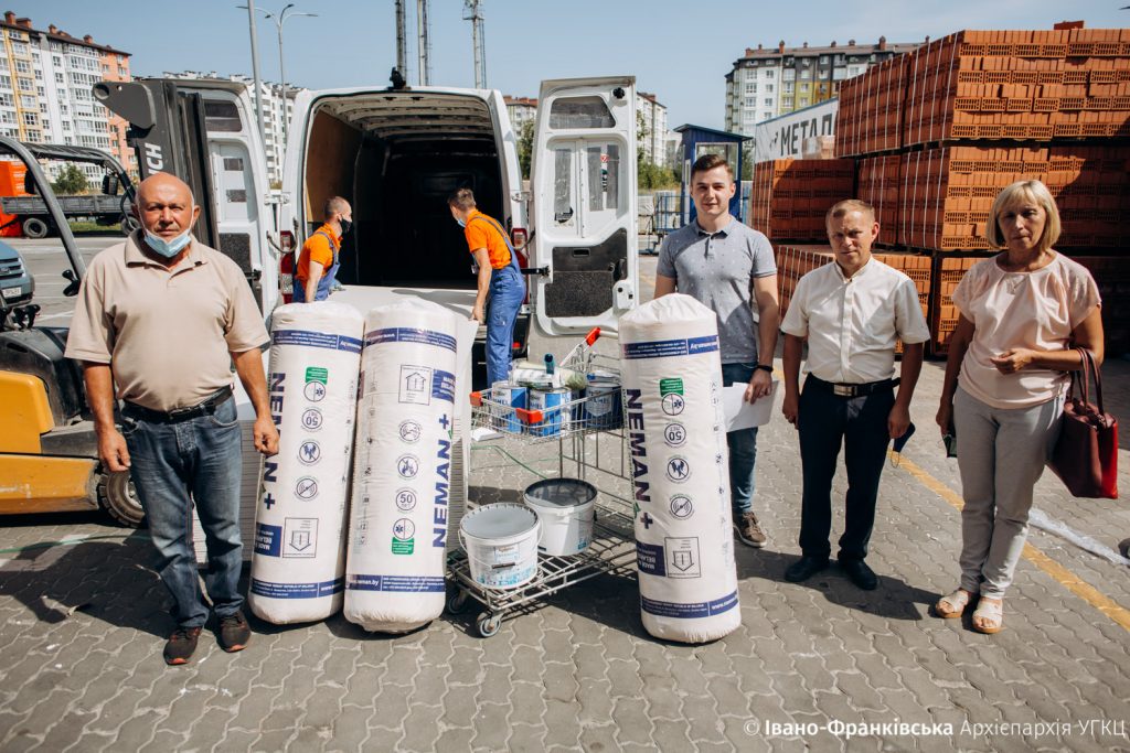 УГКЦ допомогла півсотні прикарпатських сімей, які найбільше постраждали від повені ФОТО