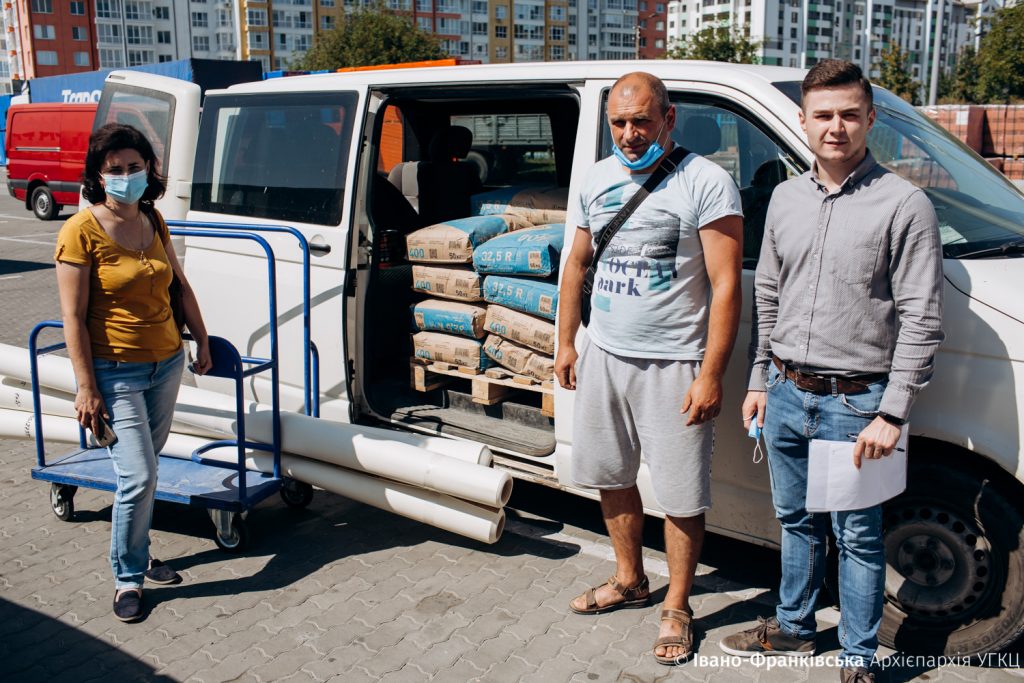 УГКЦ допомогла півсотні прикарпатських сімей, які найбільше постраждали від повені ФОТО