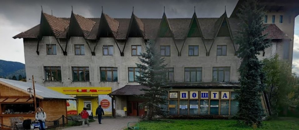 Будівлю турбази у Ворохті виставили на продаж