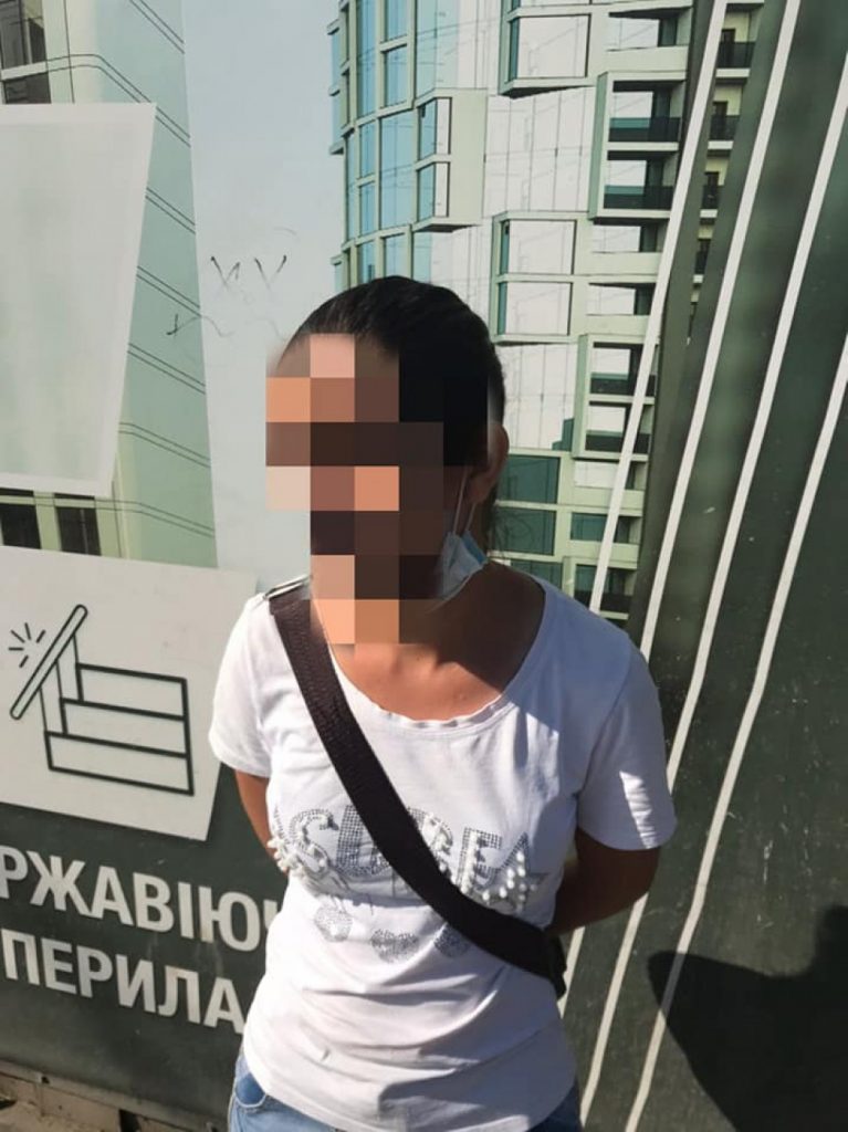 У середмісті Франківська «гастролерка» збирала гроші на «лікування дитини» з довідкою про застуду ФОТО
