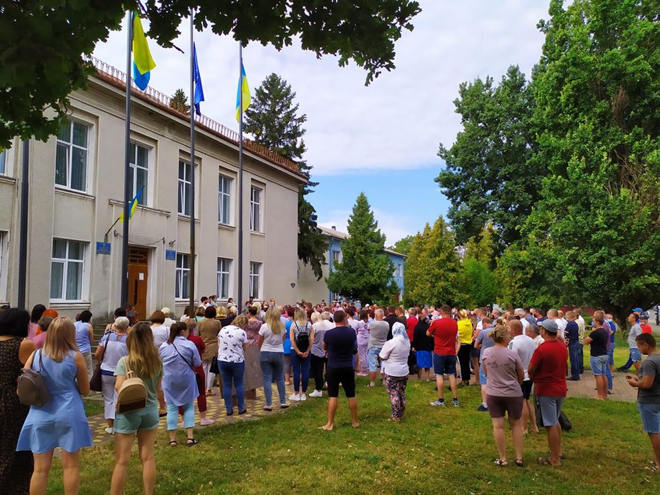 Сотні мешканців Городенки протестували проти «червоної зони» району