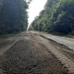 На Прикарпатті розпочався капітальний ремонт проблемної ділянки дороги: фото та відео