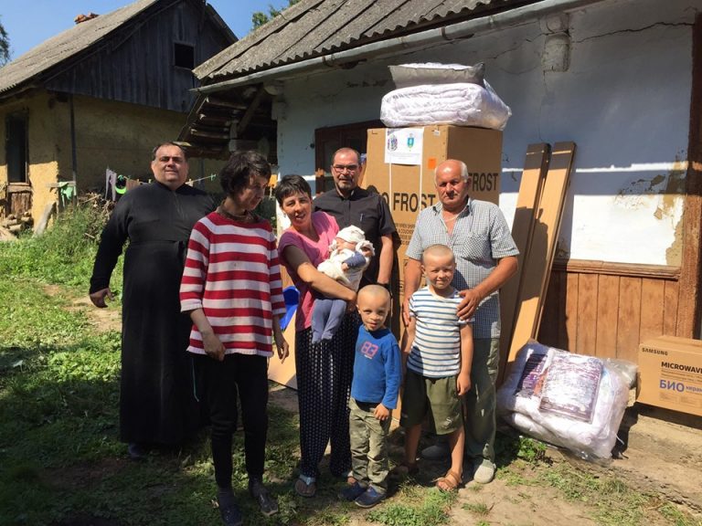 Франківський Карітас допомагає людям у скруті ФОТОРЕПОРТАЖ