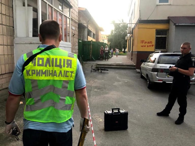 Поліція розшукує кілера, який влаштував криваву стрілянину на Позитроні