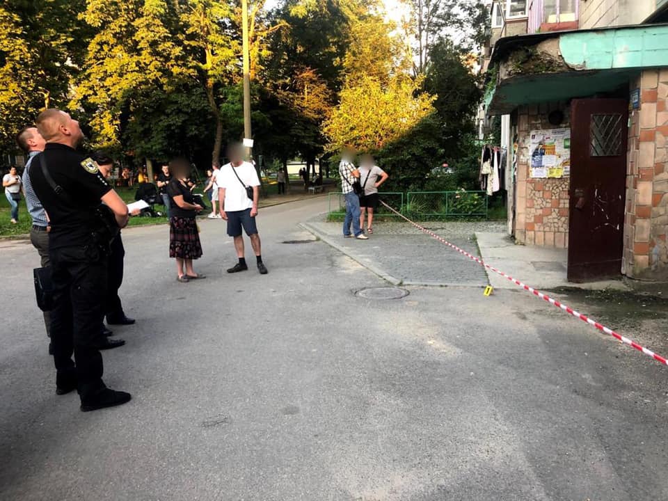 Поліція розшукує кілера, який влаштував криваву стрілянину на Позитроні
